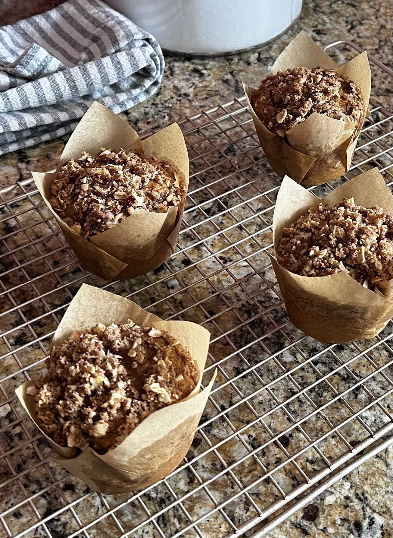 Chai tea and cranberry&nbsp;cupcakes