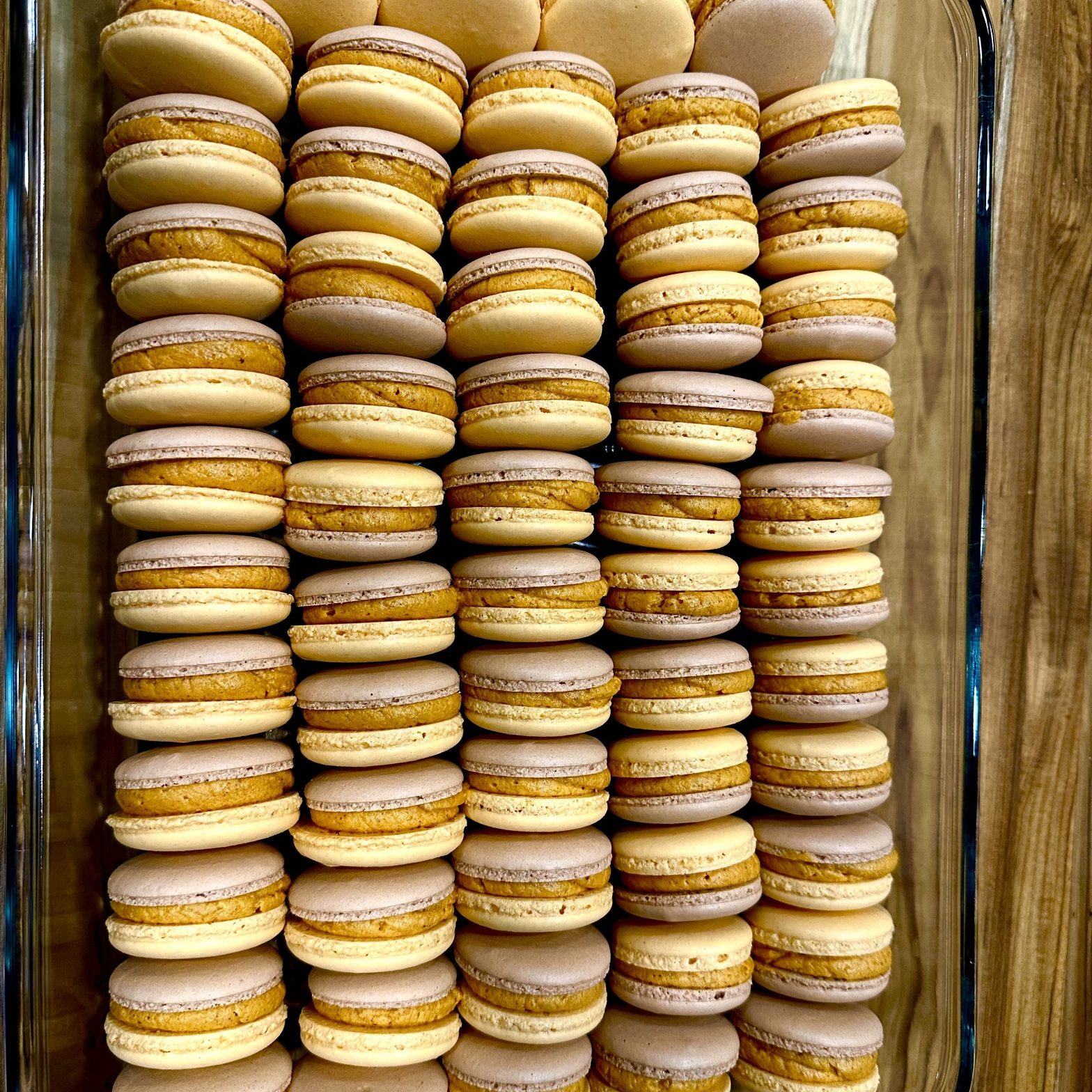 Pumpkin pie macarons